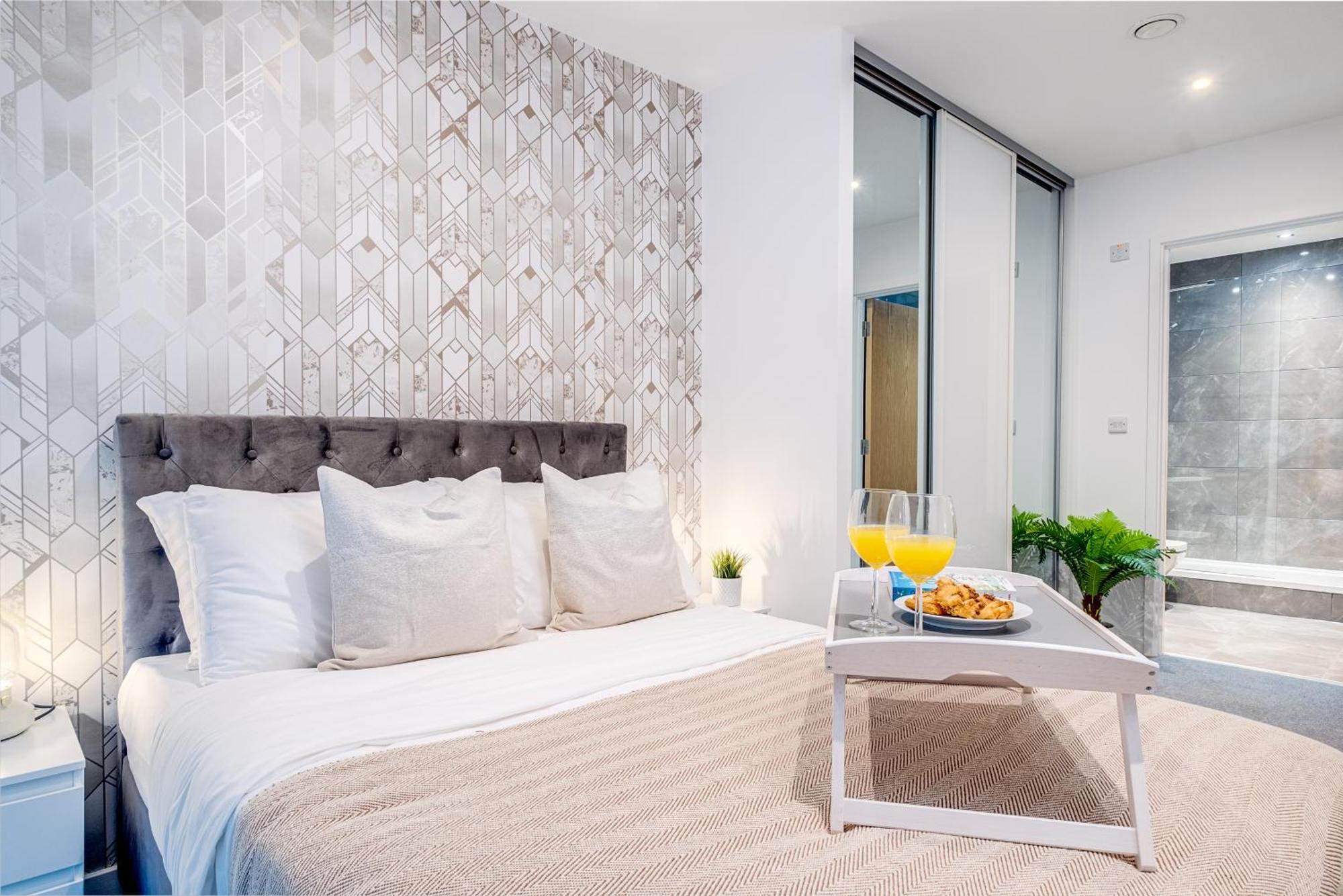 Pluxa Creme Opulence 5 Star Beautiful High End Apartment In Birmingham City Centre Ngoại thất bức ảnh